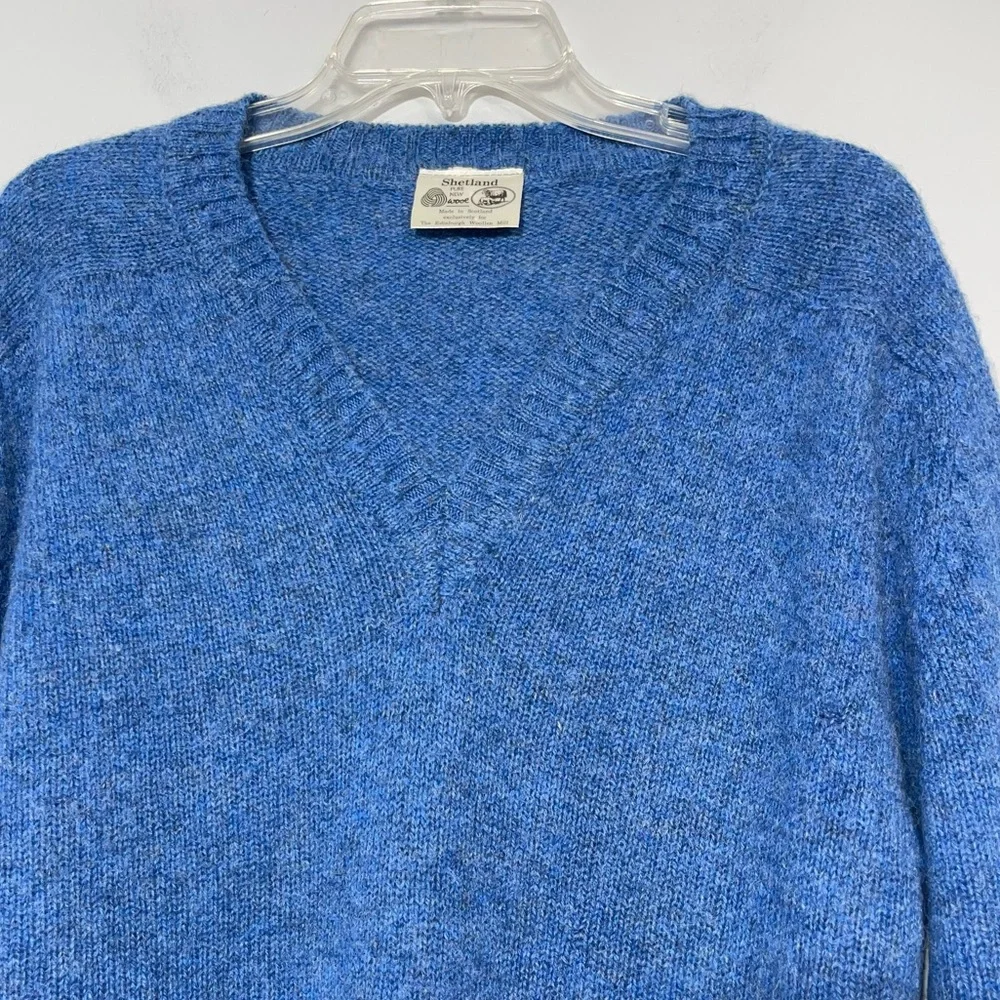 Vintage Shetland Pure New Wool V-Neck Sweater Blue Made In Scotland Classic 40 L - Picture 11 of 16